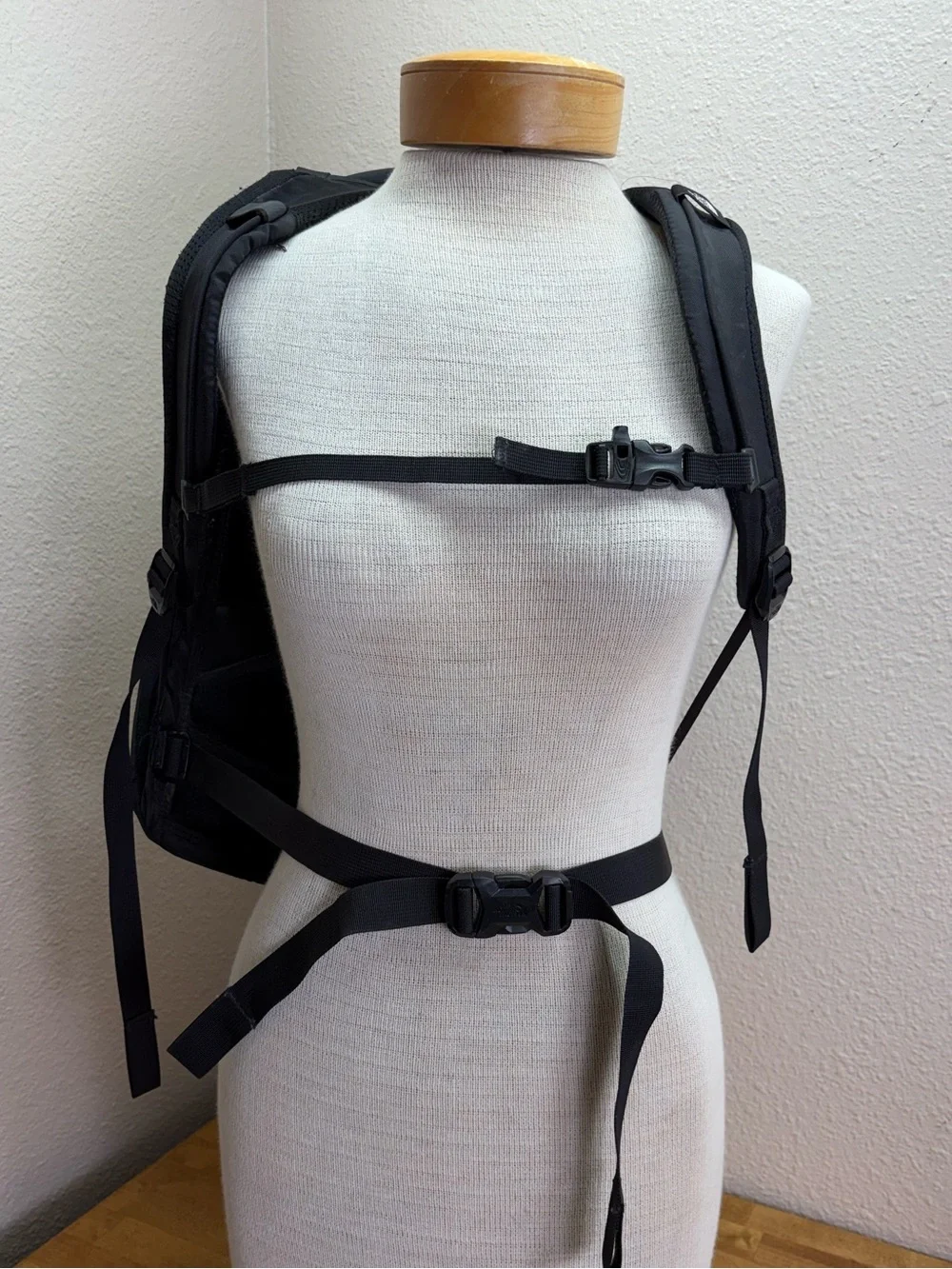 The North Face Borealis Backpack Black FlexVent Laptop Hiking Travel School 28L